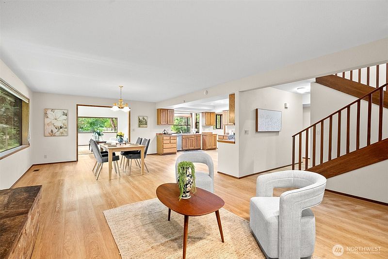 5th image of 2723 NE Heron Pond Lane