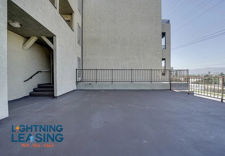 2850 Riverside Dr #2-206 — Photo 16
