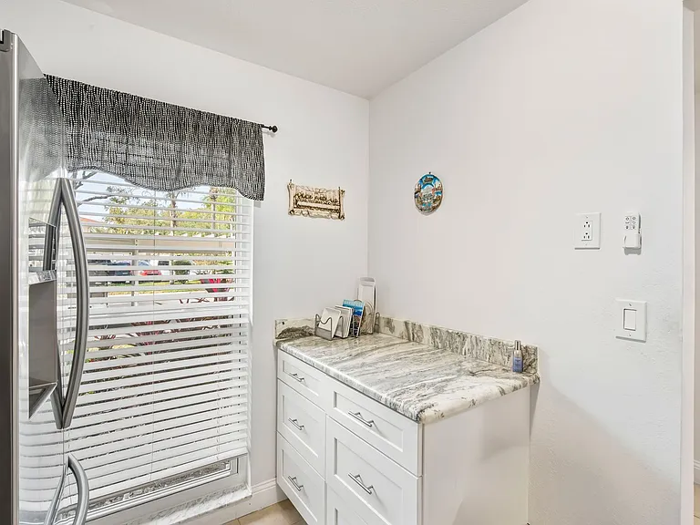 314 Knottwood Ct — Photo 6