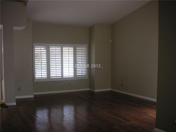 3rd image of 928 Grey Hollow Ave