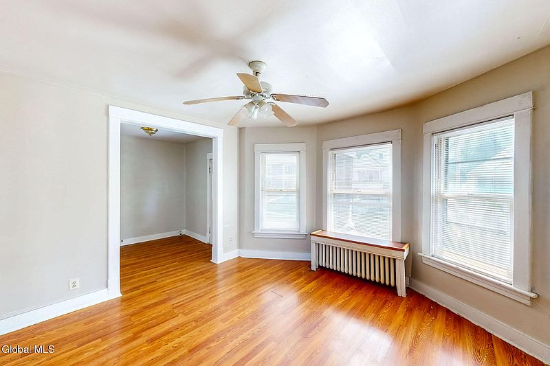 4th image of 305-307 Furman Street