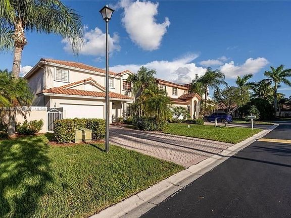 3rd image of 10609 NW 54th St