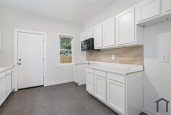 147 N Burgess Ave #147 — Photo 8
