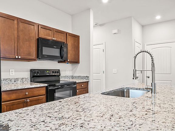 4th image of 25 Pippin Pl NE