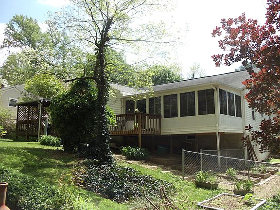 4th image of 156 Woodland Dr