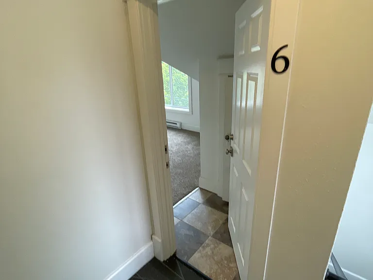 911 3rd Ave N #6 — Photo 3