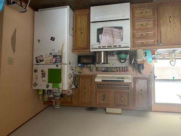 3rd image of 614 Mead Dr