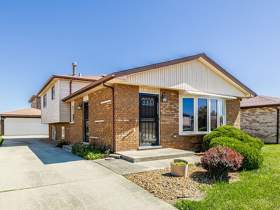2nd image of 7924 W 79th Pl
