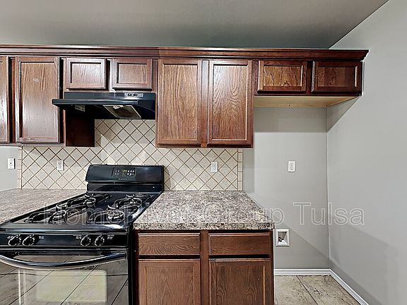 5th image of 3504 E Vail St