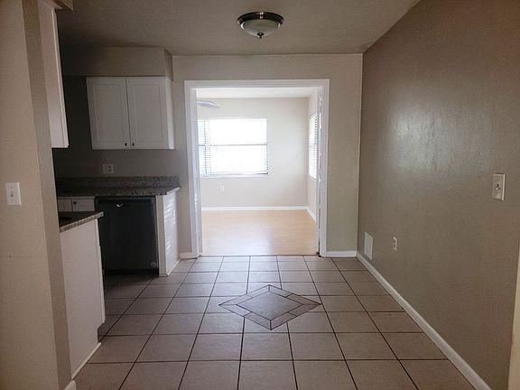 4th image of 3130 N Woolflower Ter