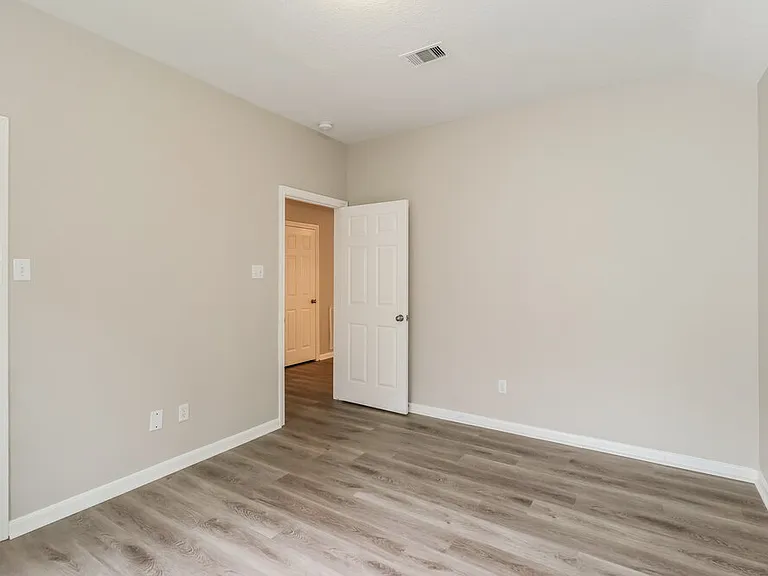 999 Arbor Way — Photo 15