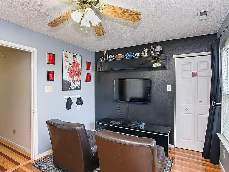 14726 Fawn Hollow Ln — Photo 29
