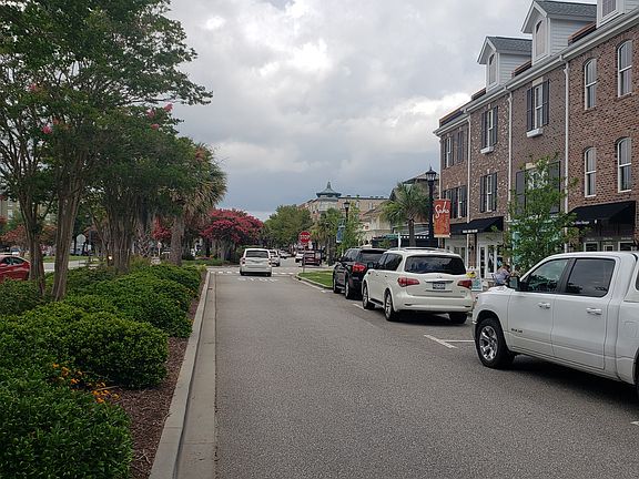 Howard Ave From Street