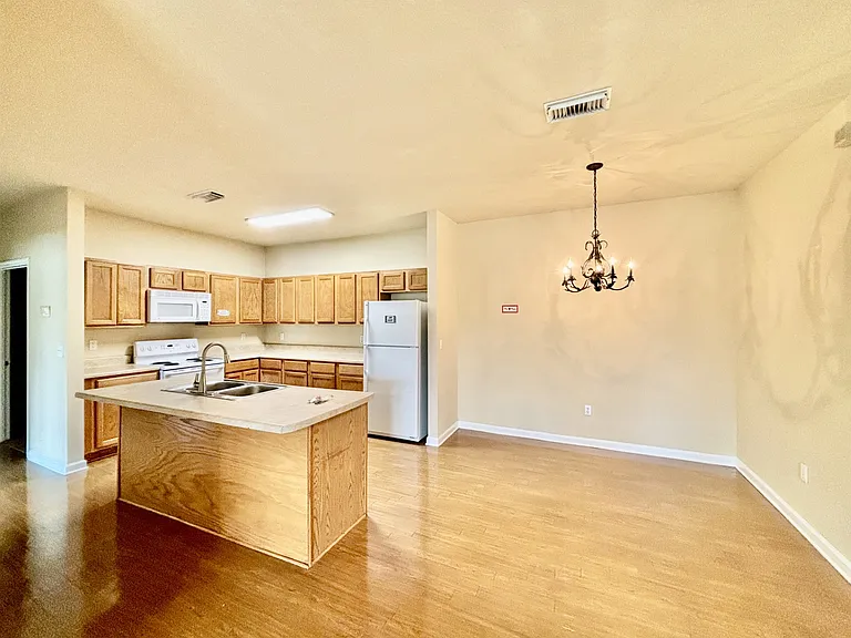 Arbor Place Apartments — Photo 58