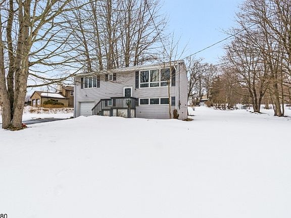 3rd image of 74 Sleepy Hollow Rd