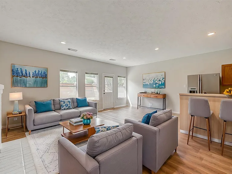 4126 Surreydon Dr — Photo 10