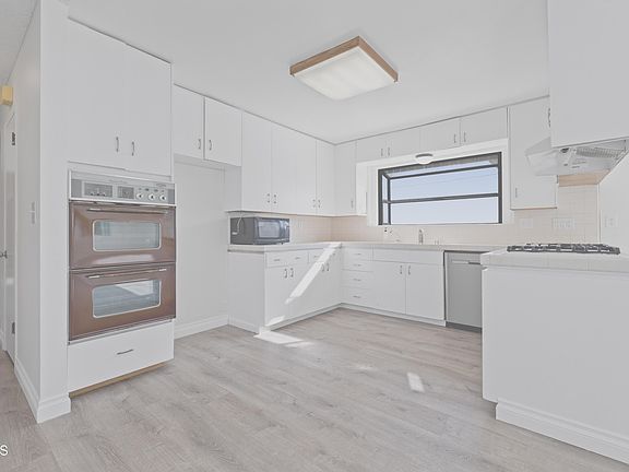 4th image of 819 La Bellorita St