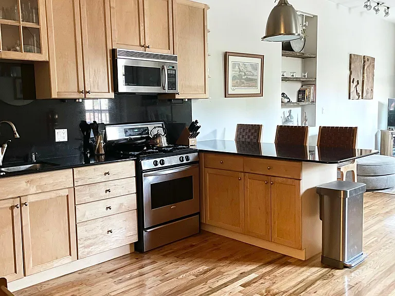 3347 N Clark St #2E — Photo 4