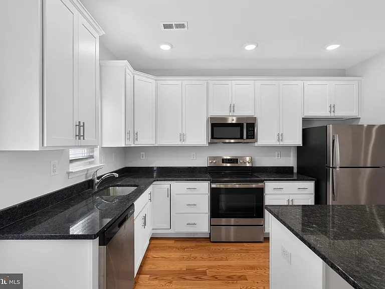 1057 Easton Rd #B — Photo 5