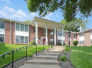 408 3rd St N APT 104, Stillwater, MN 55082