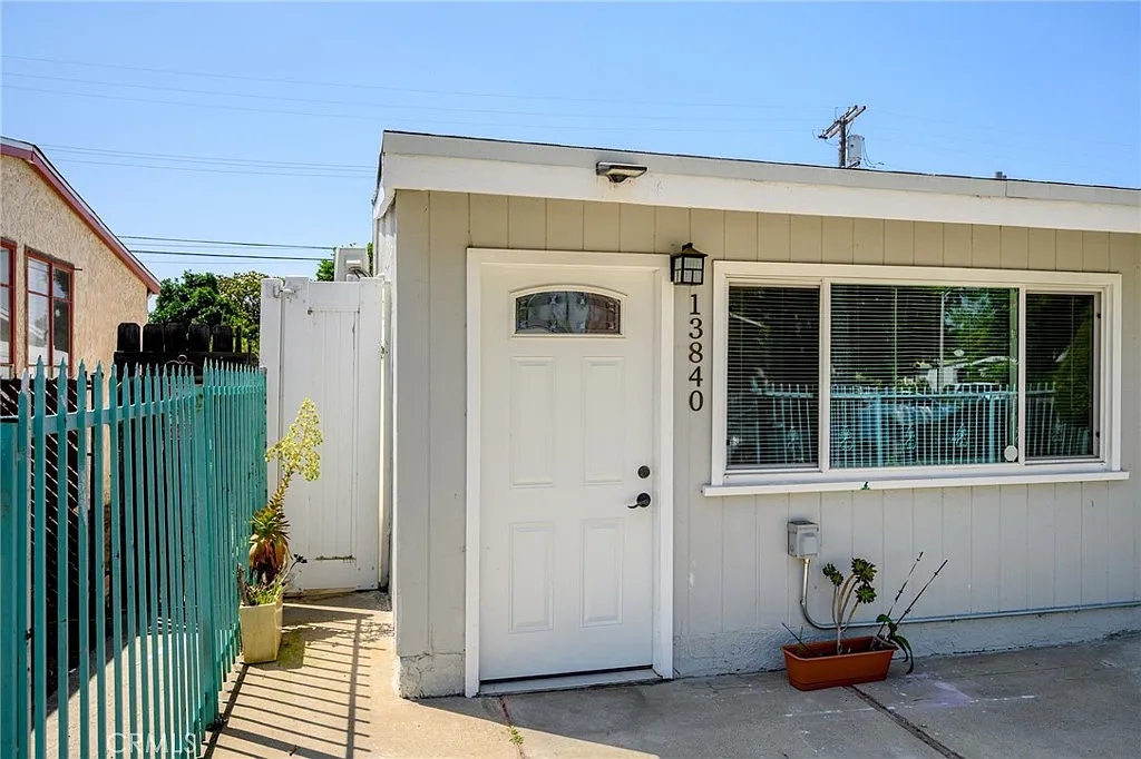Building Photo - 13840 Community St
