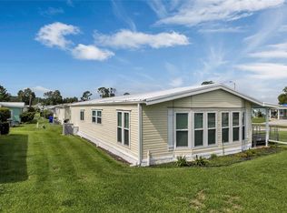 928 Hilltop Rd, Tavares, FL 32778