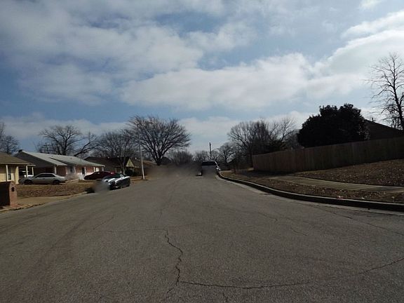 4th image of 5676 Jardin Pl
