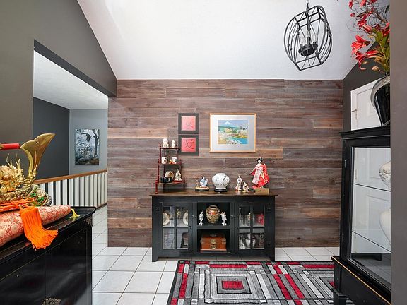 4th image of 21353 Echo Ln E