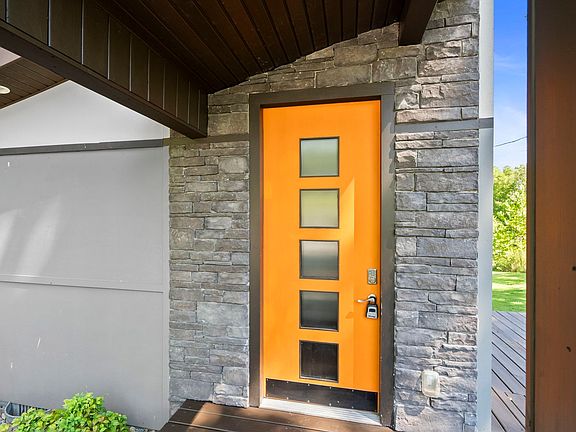4th image of 2044 Wilson Ln