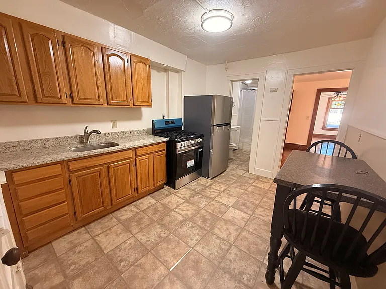 308 Roosevelt Ave #1S — Photo 8