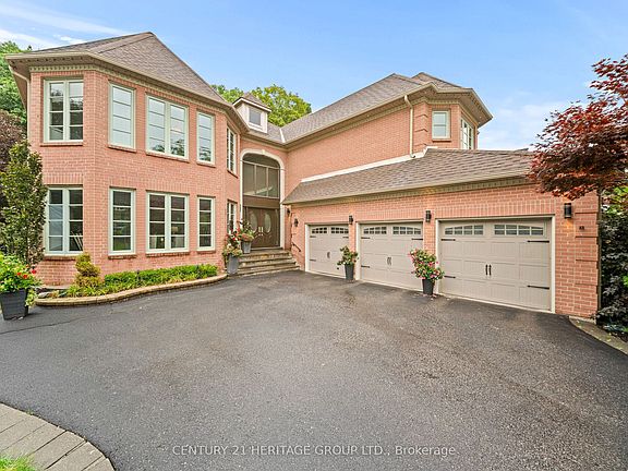 4th image of 48 Carlyle Cres