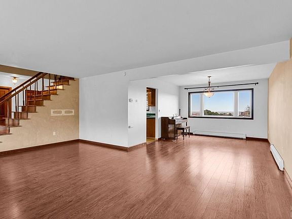 2nd image of 10594 Lane