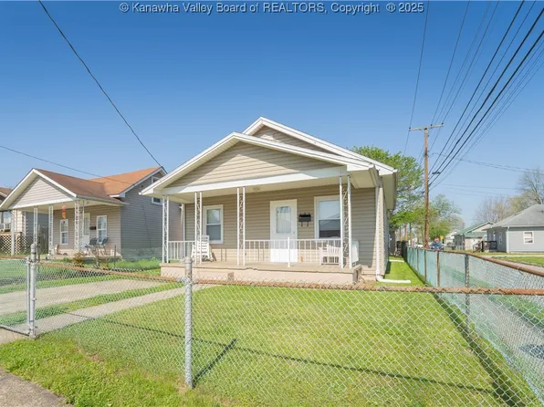 525 17th St, Dunbar, WV 25064