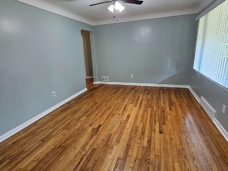 8457 McKinley Ave — Photo 2