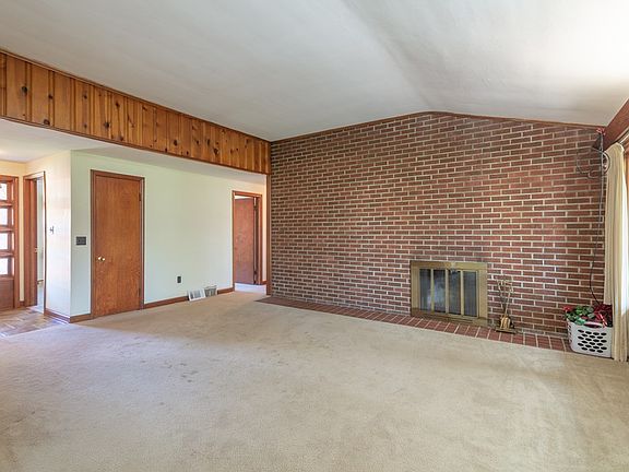 4th image of 404 Chilhowie St