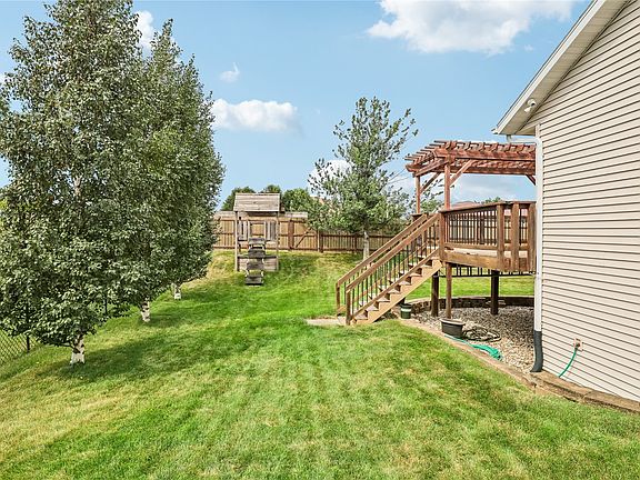 3rd image of 509 Ridgeview Dr