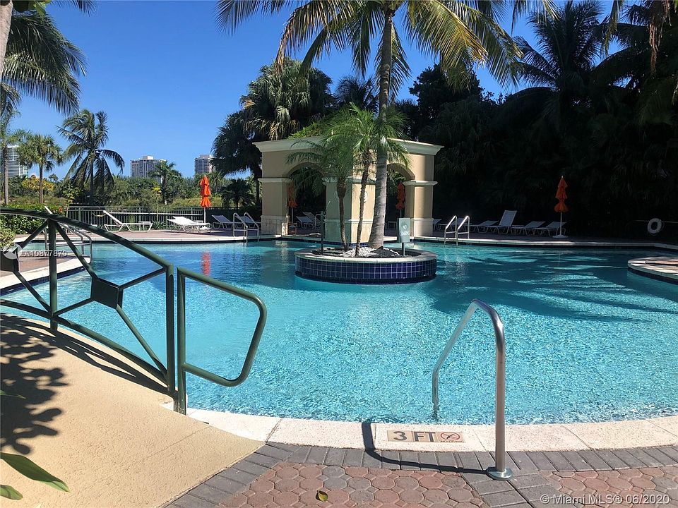 1st image of 19501 W Country Club Dr APT 511