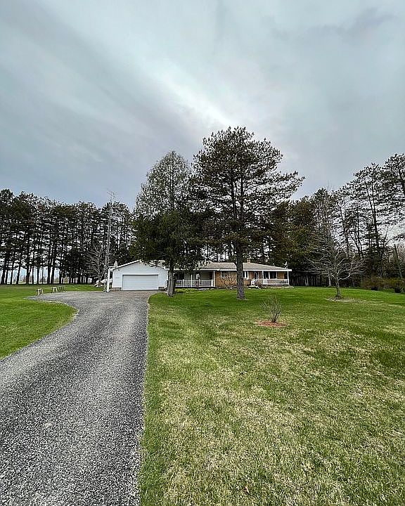 View coming up the driveway