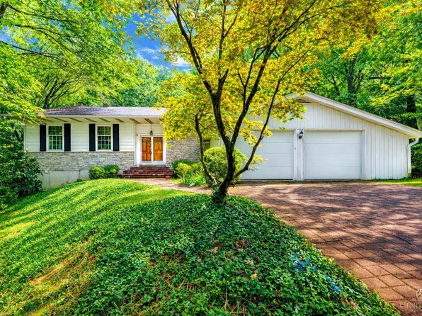 204 Brocdorf Dr, Cincinnati, OH 45215