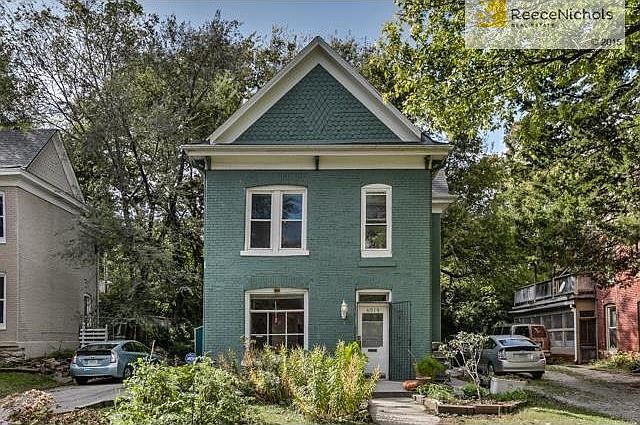 1st image of 4016 Oak St