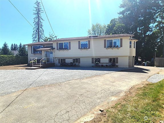 4th image of 9014 67th Avenue Ct E