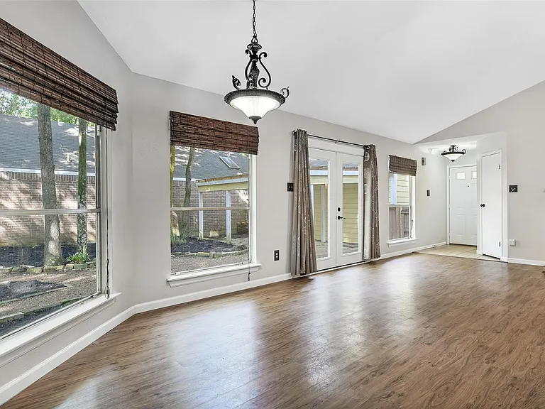 15 Tulip Hill Ct — Photo 10
