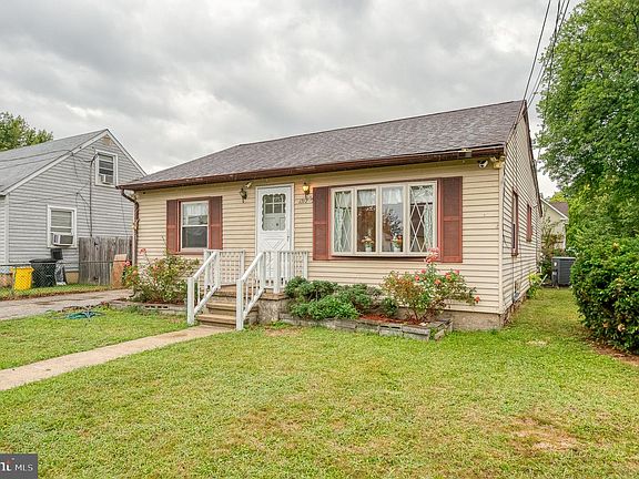 4th image of 1717 Wilson Ave