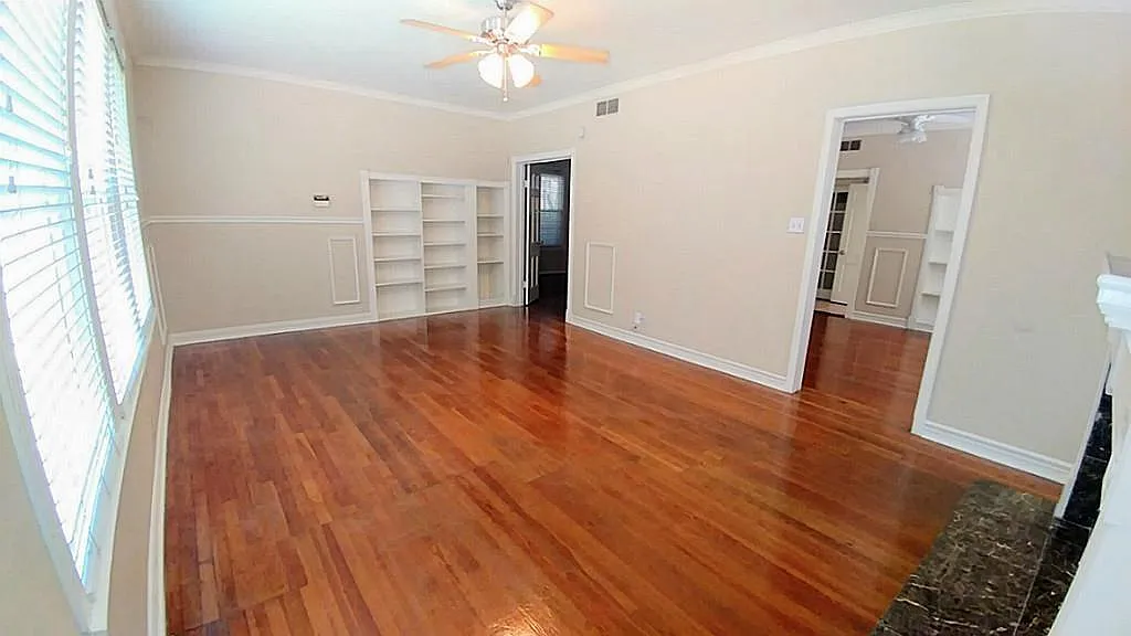 3 bed, 2.0 bath, 1494 sqft, $2,300 — Photo 3