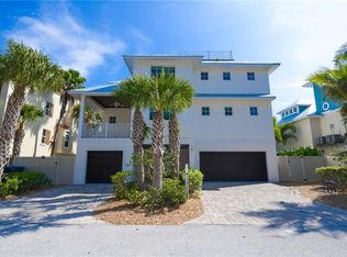 205 17th St N, Bradenton Beach, FL 34217