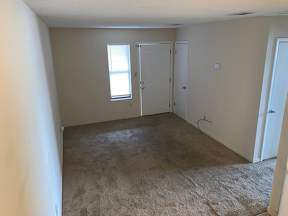 4th image of 1307 Redwood Ln #207