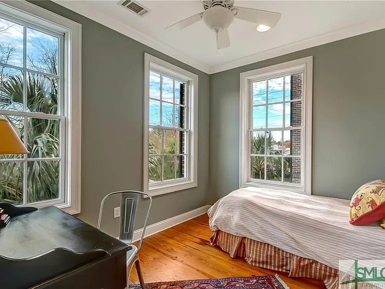 411 E Hull St — Photo 14