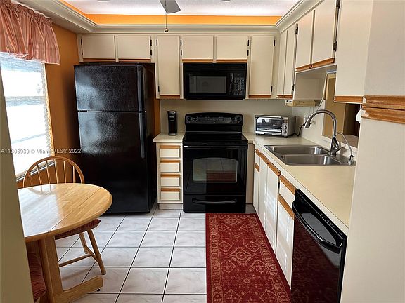 4th image of 190 SE 5th Ave APT 408
