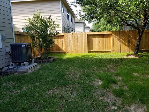 4th image of 430 Folk Crest Ln
