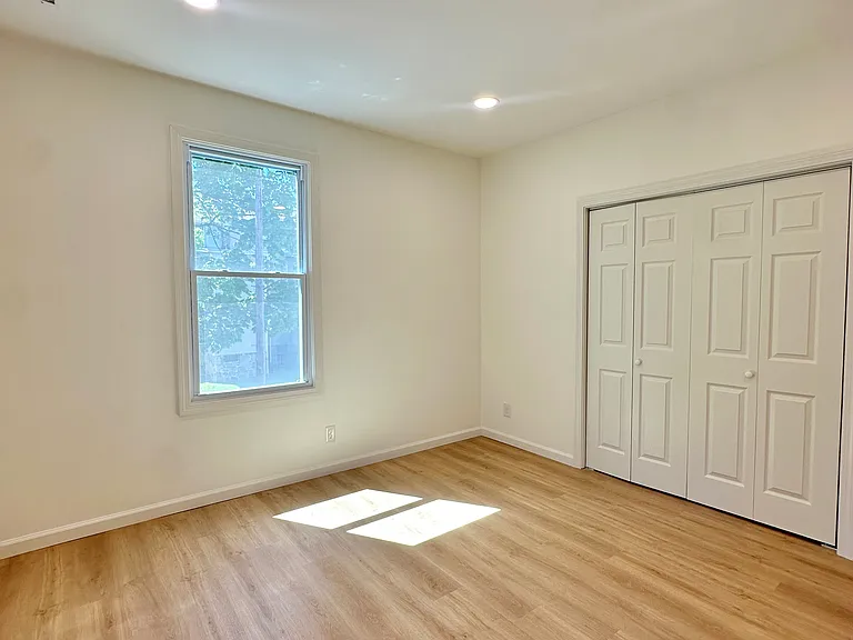 216 Minerva St #2 — Photo 5